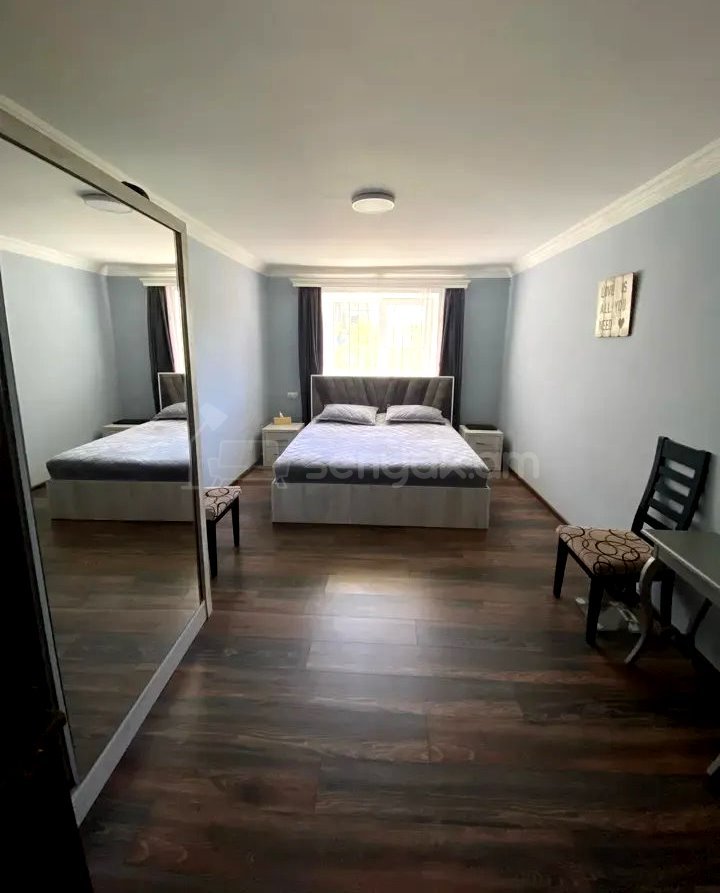 3 Սենյականոց Բնակարան Քարե Շենքում, 75քմ, 1/4 հարկ, Կապիտալ Վերանորոգված