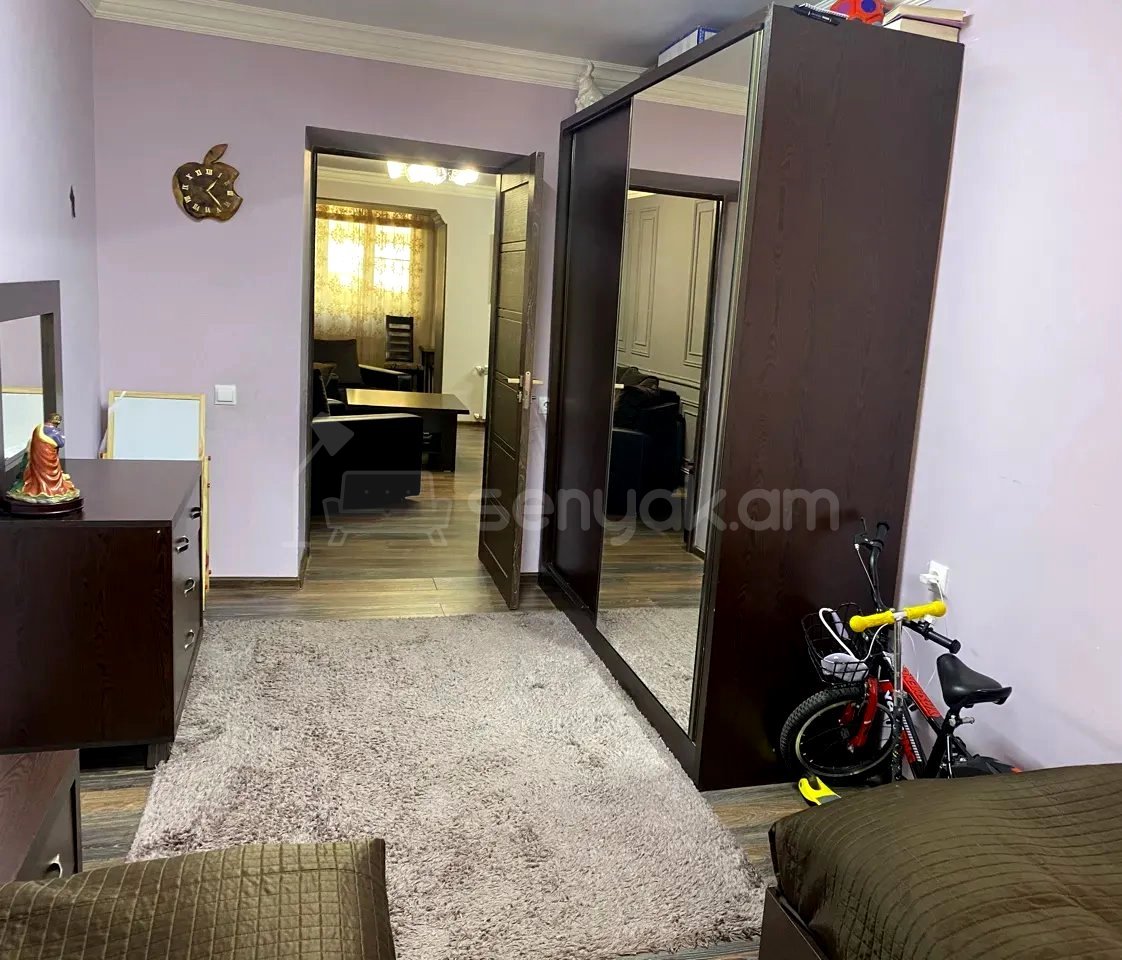 3 Սենյականոց Բնակարան Քարե Շենքում, 75քմ, 1/4 հարկ, Կապիտալ Վերանորոգված