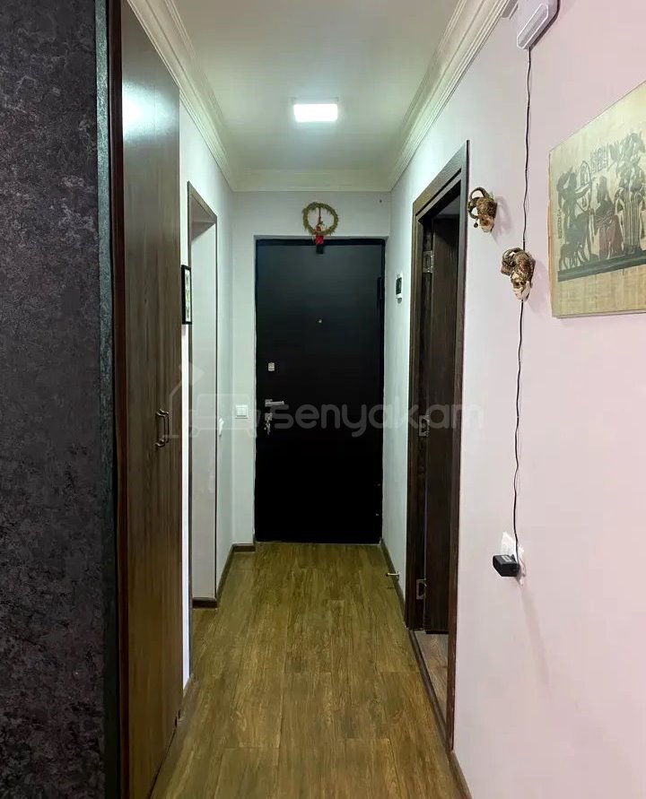 3 Սենյականոց Բնակարան Քարե Շենքում, 75քմ, 1/4 հարկ, Կապիտալ Վերանորոգված