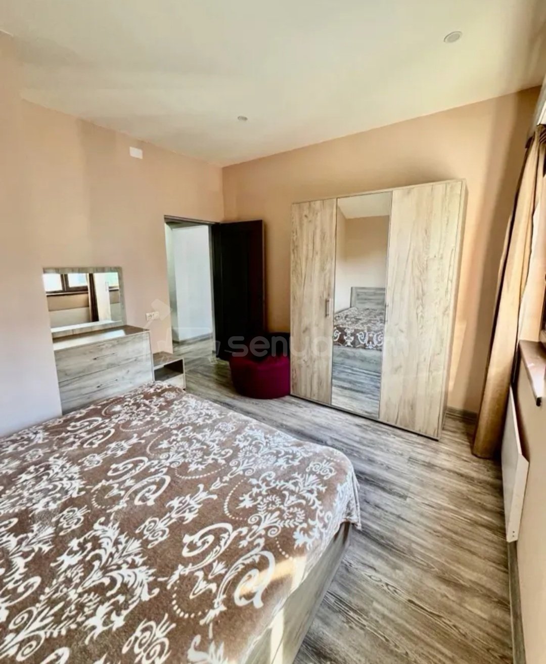 3 Սենյականոց Բնակարան Քարե Շենքում, 60քմ, 2/2 հարկ, Կապիտալ Վերանորոգված, Կահավորված