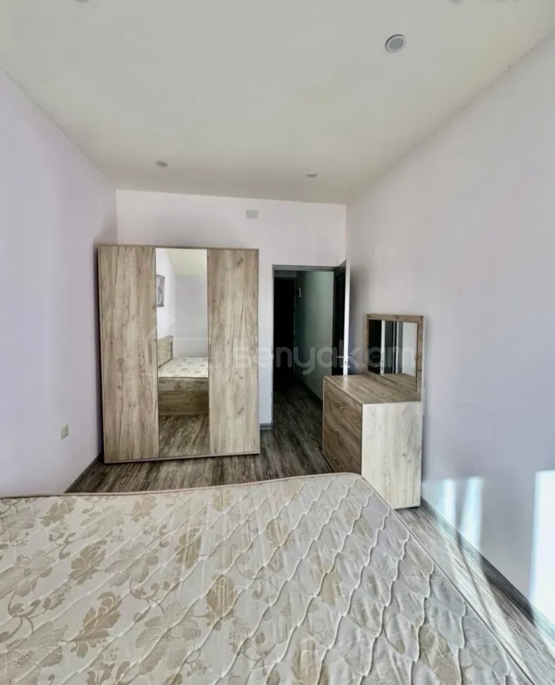 3 Սենյականոց Բնակարան Քարե Շենքում, 60քմ, 2/2 հարկ, Կապիտալ Վերանորոգված, Կահավորված