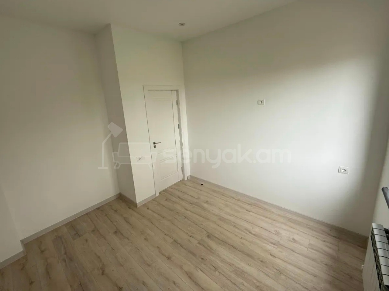 2 Սենյականոց Բնակարան Նորակառույց Քարե Շենքում, 52քմ, 3/3 հարկ, Կապիտալ Վերանորոգված