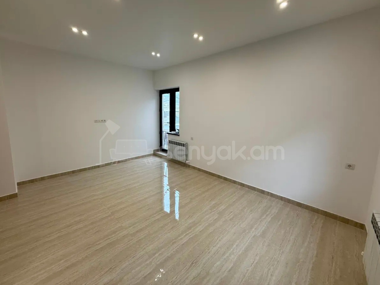 2 Սենյականոց Բնակարան Նորակառույց Քարե Շենքում, 52քմ, 3/3 հարկ, Կապիտալ Վերանորոգված
