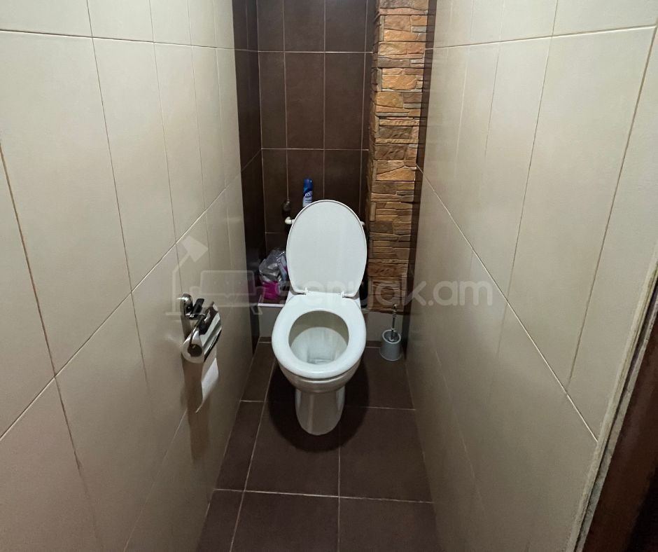 4 Սենյականոց Բնակարան Քարե Շենքում, 94քմ, 4/5 հարկ, Կոսմետիկ Վերանորոգված