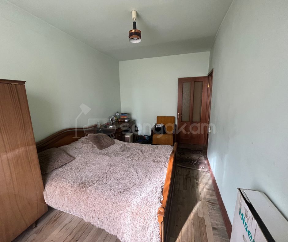 4 Սենյականոց Բնակարան Քարե Շենքում, 94քմ, 4/5 հարկ, Կոսմետիկ Վերանորոգված