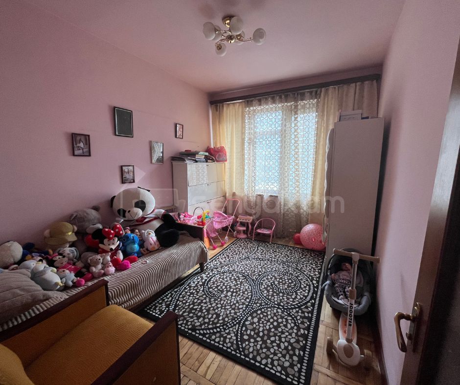 4 Սենյականոց Բնակարան Քարե Շենքում, 94քմ, 4/5 հարկ, Կոսմետիկ Վերանորոգված