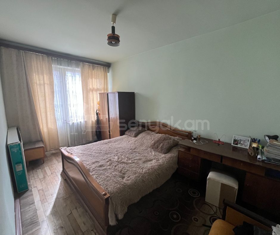 4 Սենյականոց Բնակարան Քարե Շենքում, 94քմ, 4/5 հարկ, Կոսմետիկ Վերանորոգված