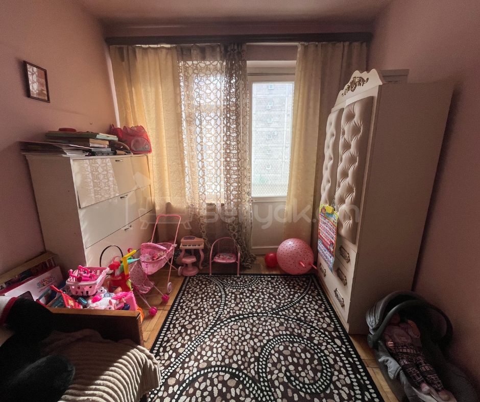 4 Սենյականոց Բնակարան Քարե Շենքում, 94քմ, 4/5 հարկ, Կոսմետիկ Վերանորոգված