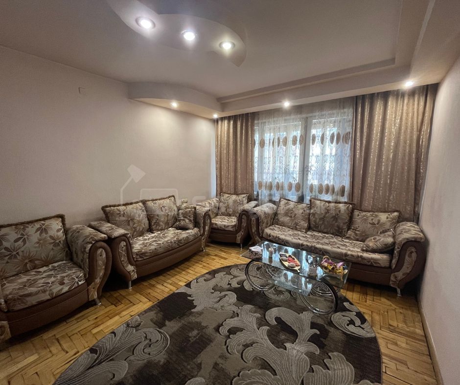 4 Սենյականոց Բնակարան Քարե Շենքում, 94քմ, 4/5 հարկ, Կոսմետիկ Վերանորոգված