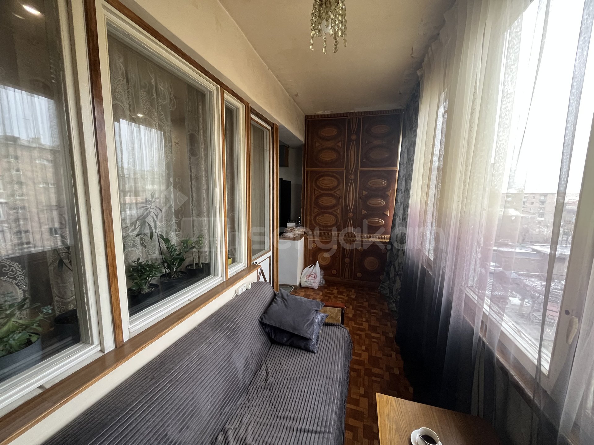 4 Սենյականոց Բնակարան Քարե Շենքում, 94քմ, 4/5 հարկ, Նորմալ Վիճակում