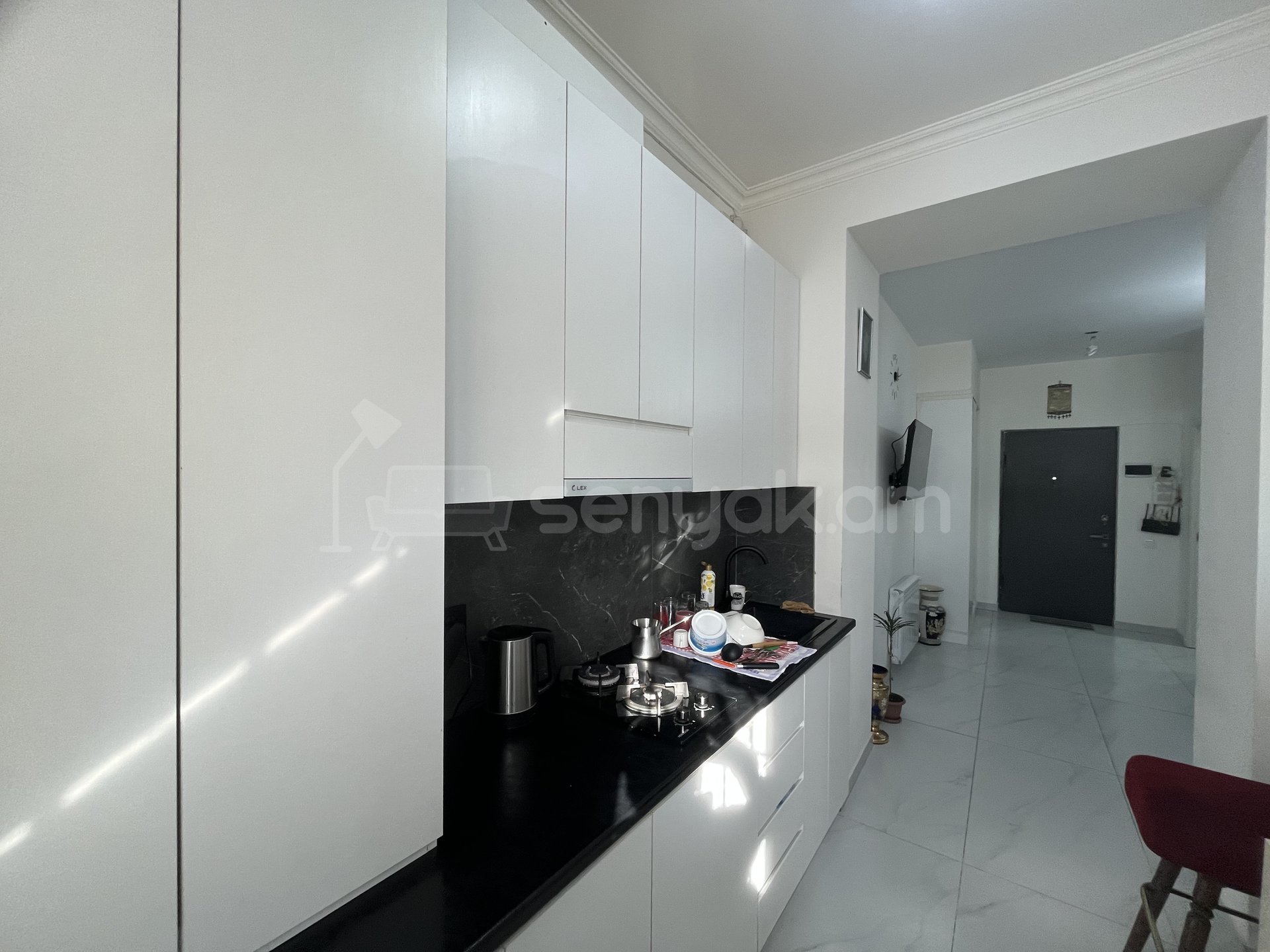 2 Սենյականոց Բնակարան Քարե Շենքում, 59քմ, 1/3 հարկ, Կապիտալ Վերանորոգված