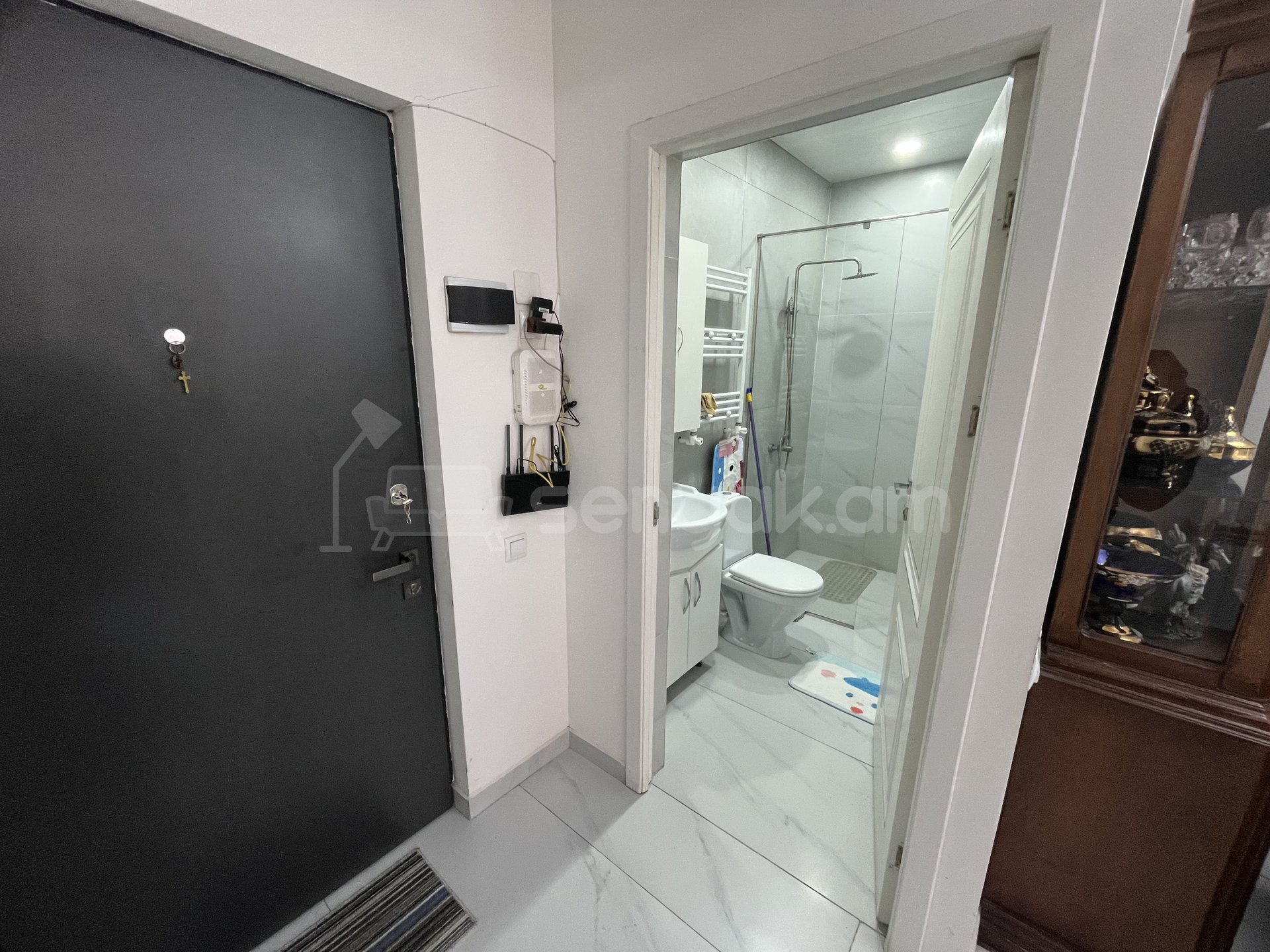 2 Սենյականոց Բնակարան Քարե Շենքում, 59քմ, 1/3 հարկ, Կապիտալ Վերանորոգված