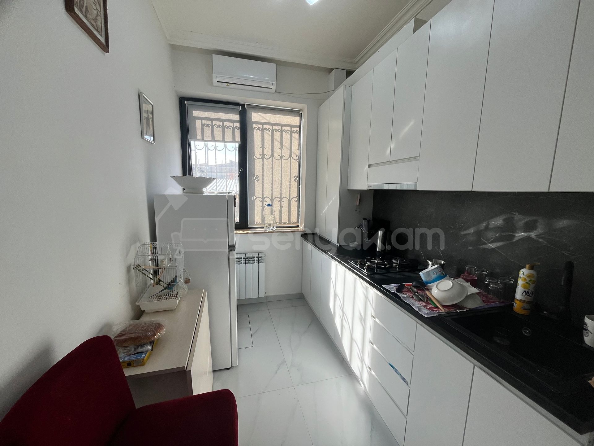 2 Սենյականոց Բնակարան Քարե Շենքում, 58քմ, 1/3 հարկ, Կապիտալ Վերանորոգված