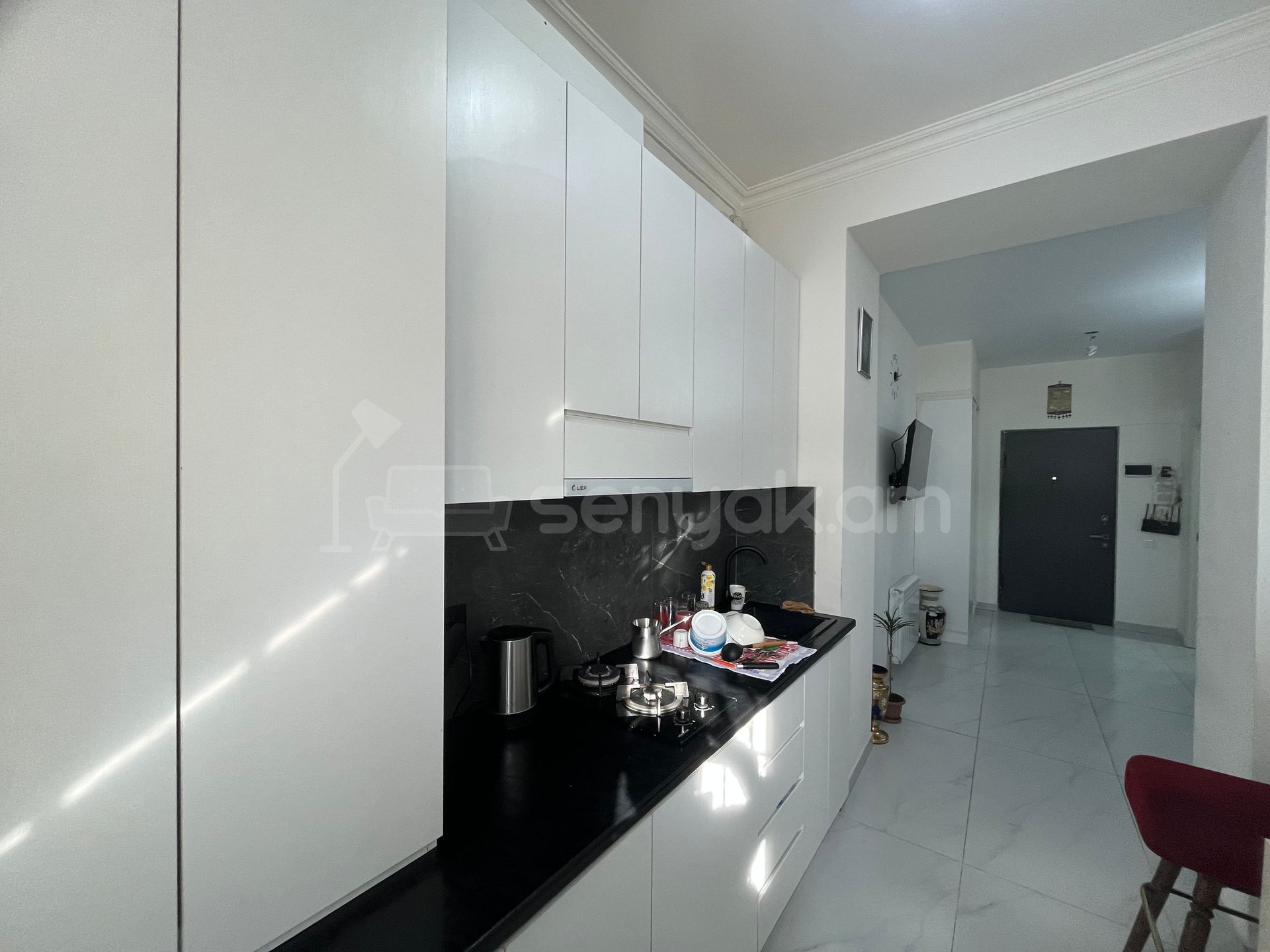 2 Սենյականոց Բնակարան Քարե Շենքում, 58քմ, 1/3 հարկ, Կապիտալ Վերանորոգված