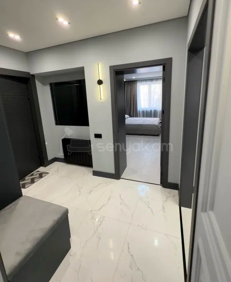 3 Սենյականոց Բնակարան Քարե Շենքում, 80քմ, 4/5 հարկ, Կապիտալ Վերանորոգված