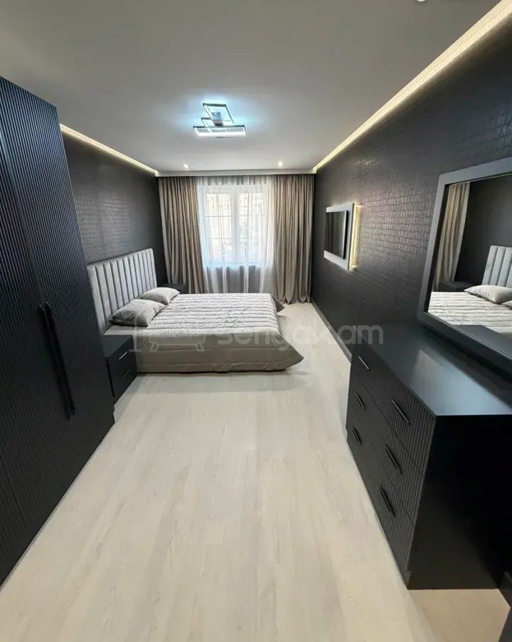 3 Սենյականոց Բնակարան Քարե Շենքում, 80քմ, 4/5 հարկ, Կապիտալ Վերանորոգված