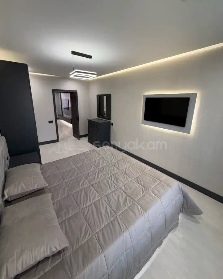 3 Սենյականոց Բնակարան Քարե Շենքում, 80քմ, 4/5 հարկ, Կապիտալ Վերանորոգված