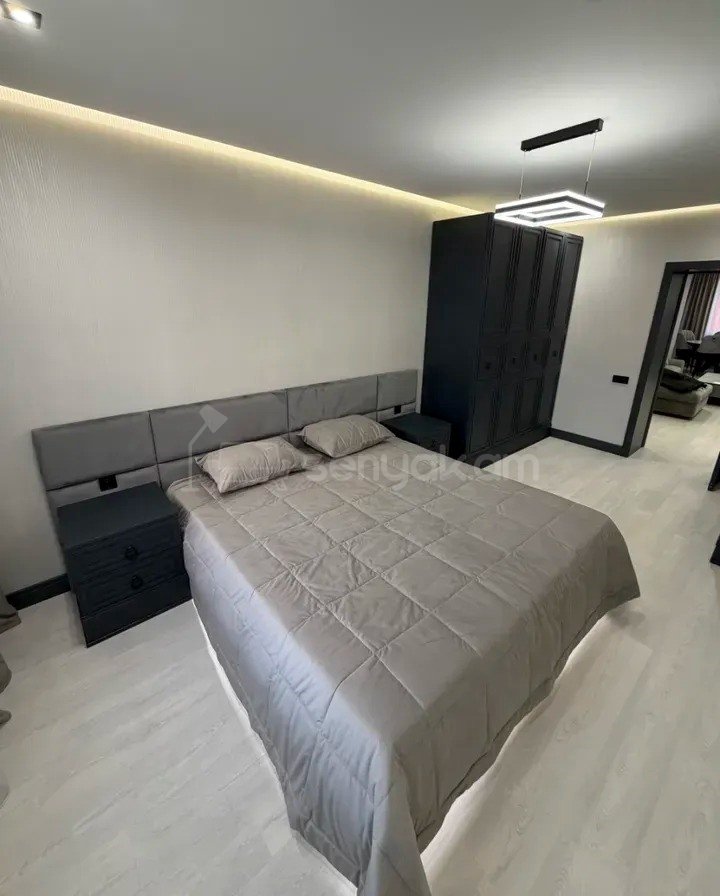 3 Սենյականոց Բնակարան Քարե Շենքում, 80քմ, 4/5 հարկ, Կապիտալ Վերանորոգված