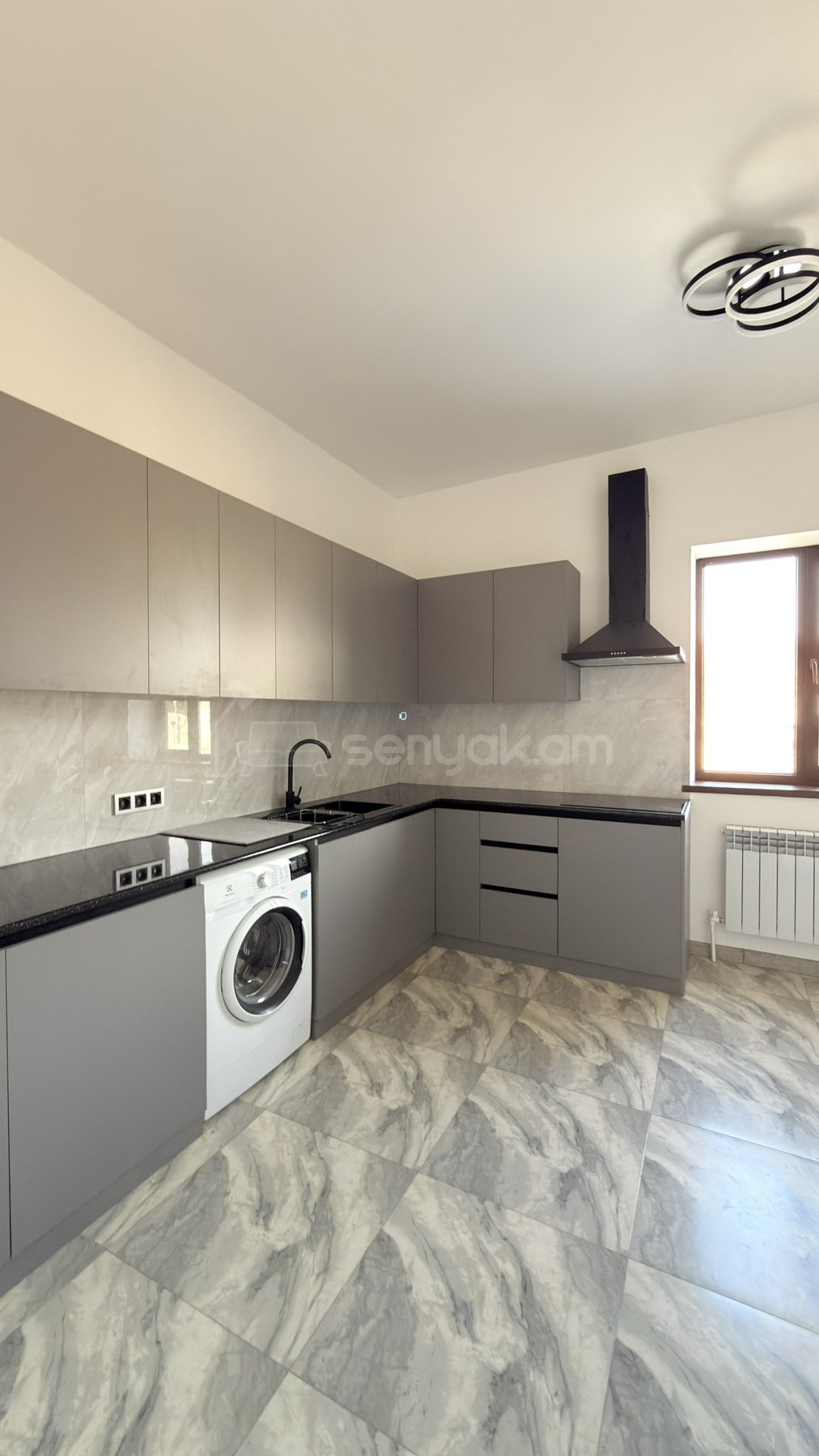 4 Սենյականոց Սեփական Տուն, 267քմ, Կապիտալ Վերանորոգված, Ավտոտնակով