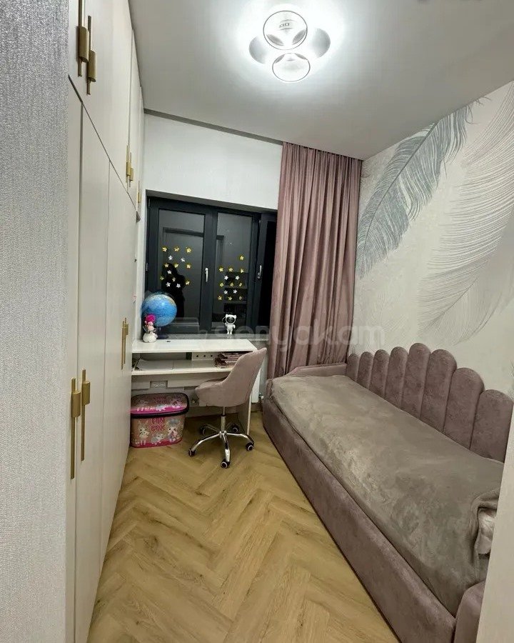 3 Սենյականոց Բնակարան Քարե Շենքում, 73քմ, 3/4 հարկ, Կապիտալ Վերանորոգված