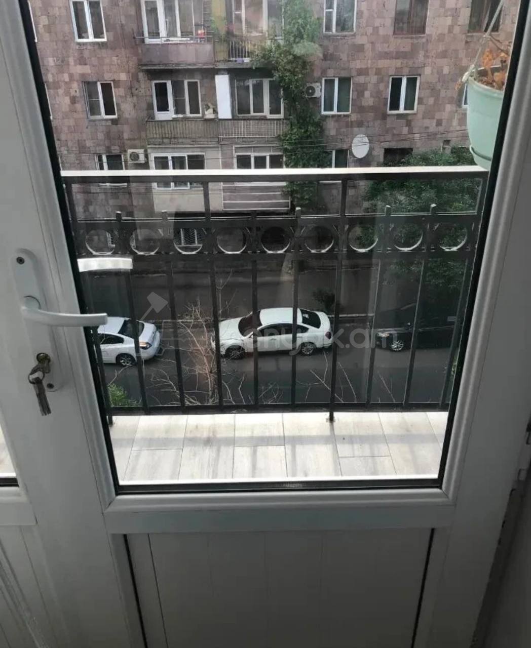 1 Սենյականոց Բնակարան Քարե Շենքում, 40քմ, 4/4 հարկ, Կապիտալ Վերանորոգված, Կահավորված, Արևկող