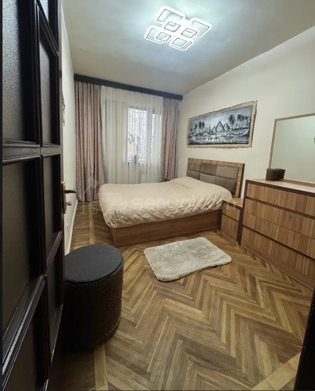 3 Սենյականոց Բնակարան Քարե Շենքում, 70քմ, 3/5 հարկ, Կապիտալ Վերանորոգված, Կահավորված