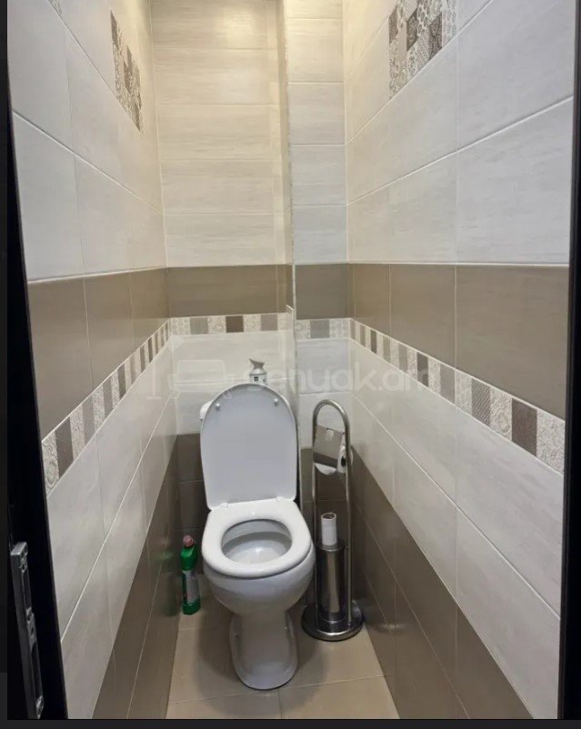 3 Սենյականոց Բնակարան Քարե Շենքում, 70քմ, 3/5 հարկ, Կապիտալ Վերանորոգված, Կահավորված