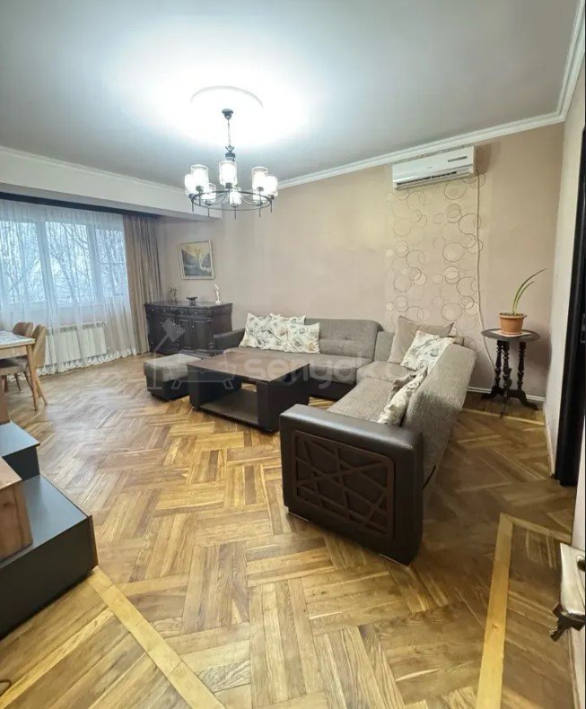 3 Սենյականոց Բնակարան Քարե Շենքում, 70քմ, 3/5 հարկ, Կապիտալ Վերանորոգված, Կահավորված