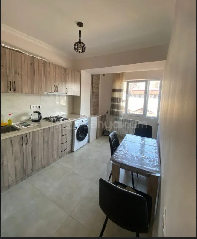 2 Սենյականոց Բնակարան Քարե Շենքում, 50քմ, 4/5 հարկ, Կապիտալ Վերանորոգված, Կահավորված