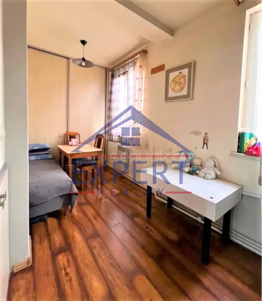 3 Սենյականոց Բնակարան Քարե Շենքում, 82քմ, 5/5 հարկ, Կապիտալ Վերանորոգված