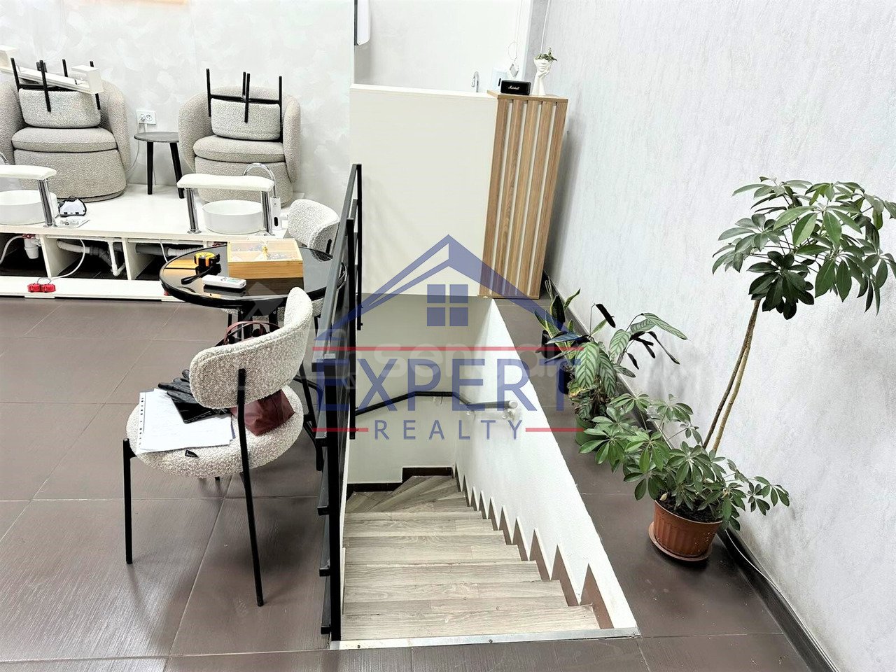 Սպասարկման Տարածք, 75քմ, Կապիտալ Վերանորոգված