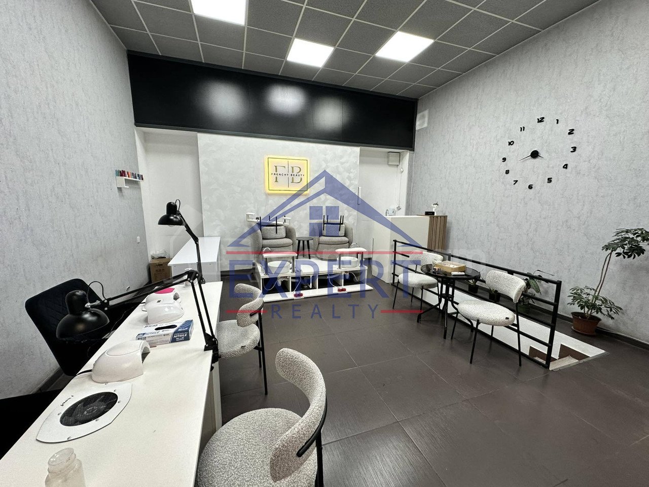 Սպասարկման Տարածք, 75քմ, Կապիտալ Վերանորոգված