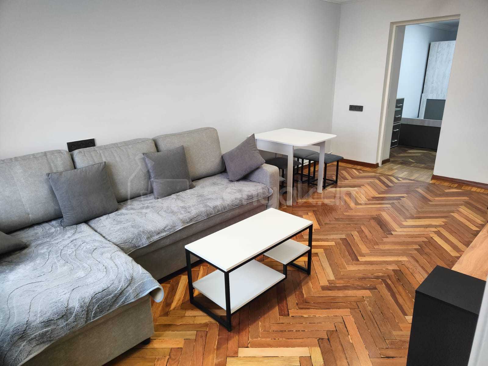 2 Սենյականոց Բնակարան Քարե Շենքում, 55քմ, 5/6 հարկ, Կապիտալ Վերանորոգված, Կահավորված, Արևկող