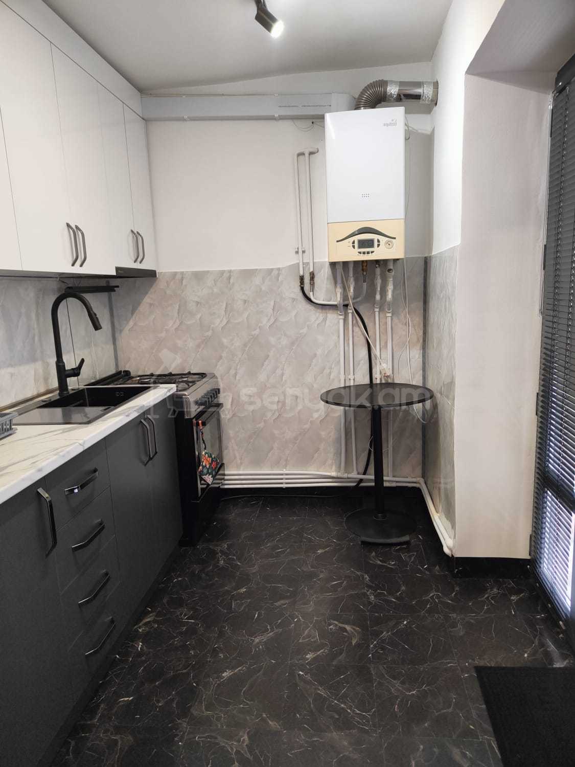 2 Սենյականոց Բնակարան Քարե Շենքում, 55քմ, 5/6 հարկ, Կապիտալ Վերանորոգված, Կահավորված, Արևկող