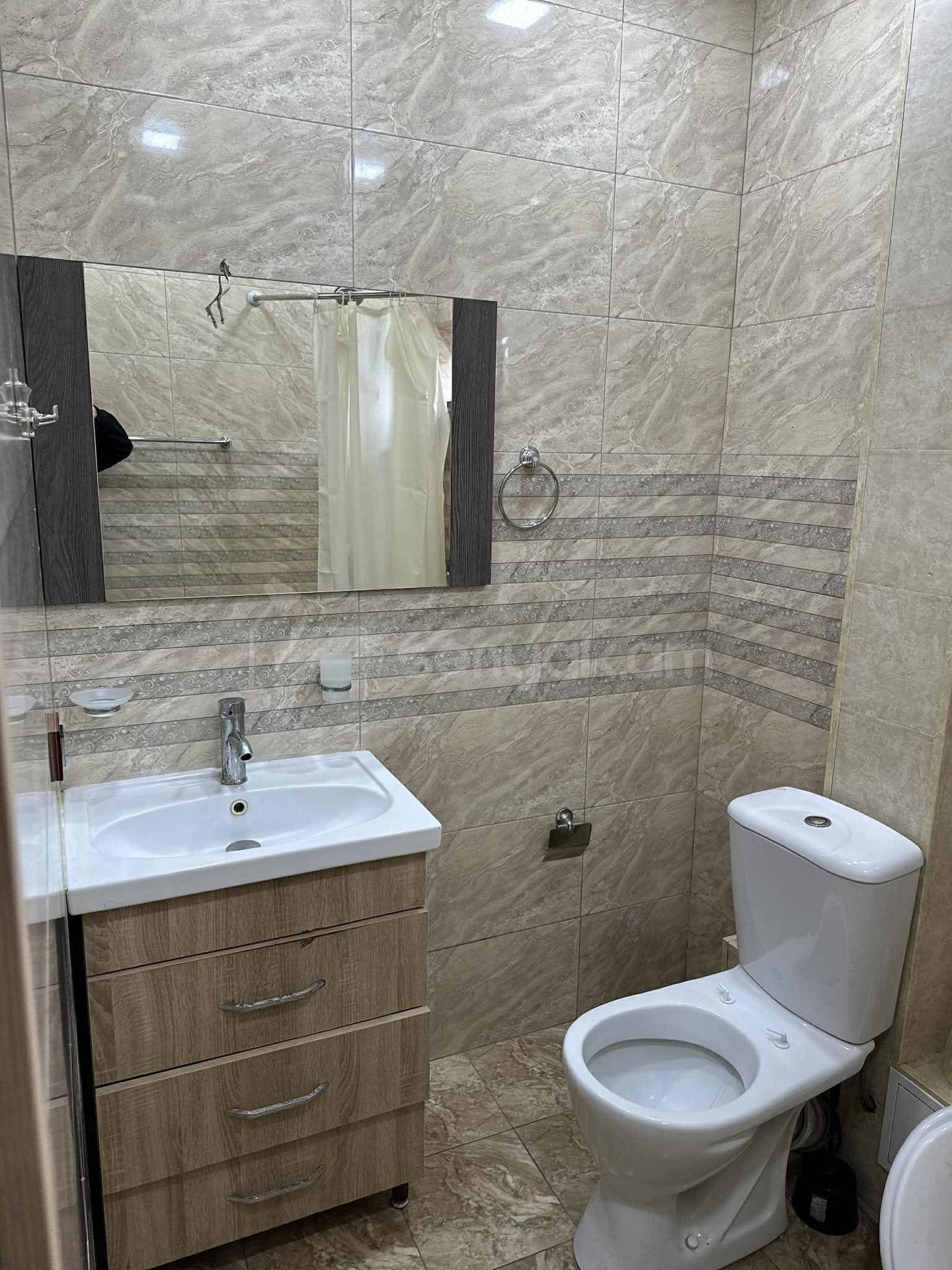 1 Սենյականոց Բնակարան Քարե Շենքում, 40քմ, 1/1 հարկ, Նորմալ Վիճակում, Կահավորված