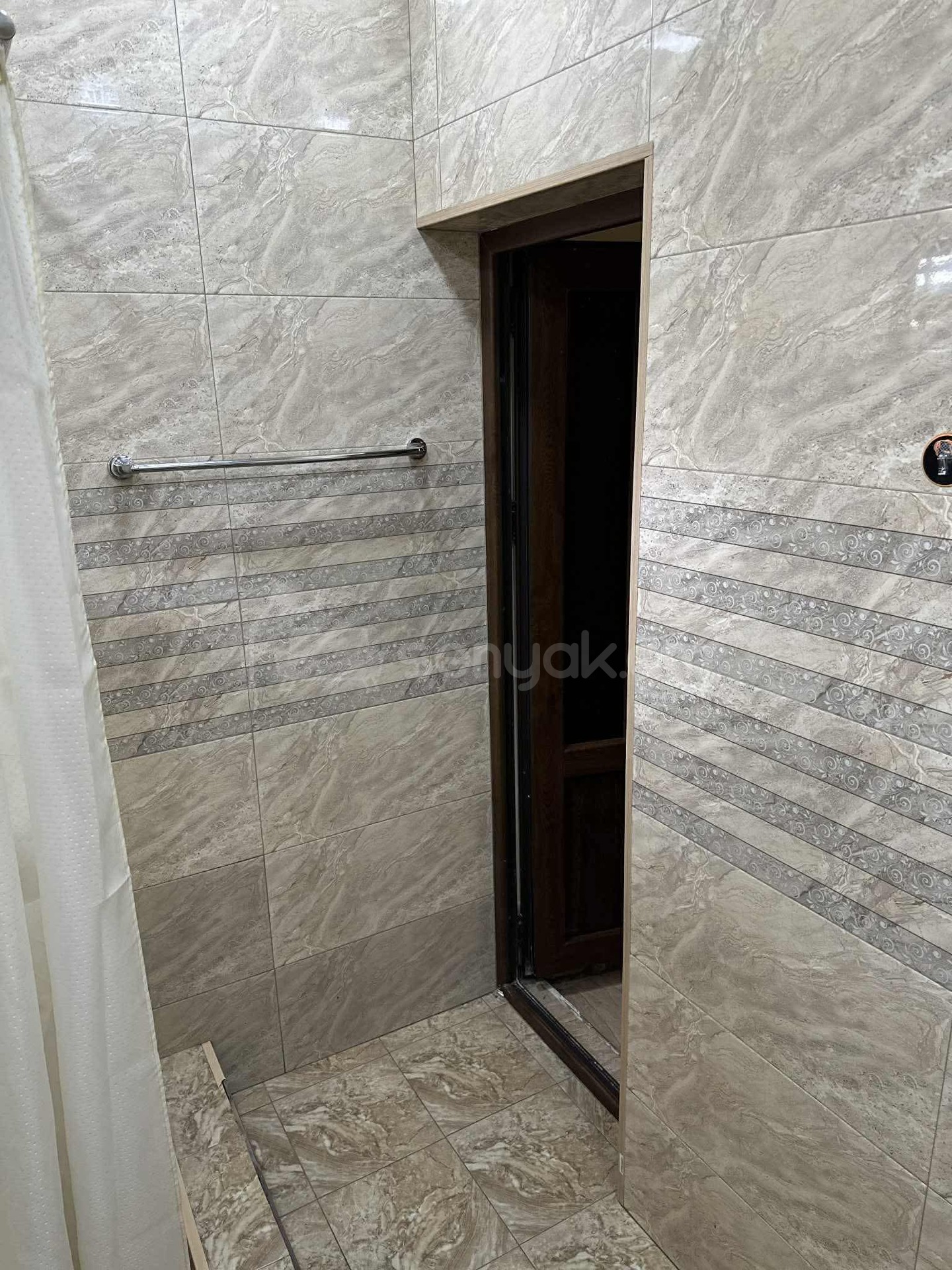 1 Սենյականոց Բնակարան Քարե Շենքում, 40քմ, 1/1 հարկ, Նորմալ Վիճակում, Կահավորված