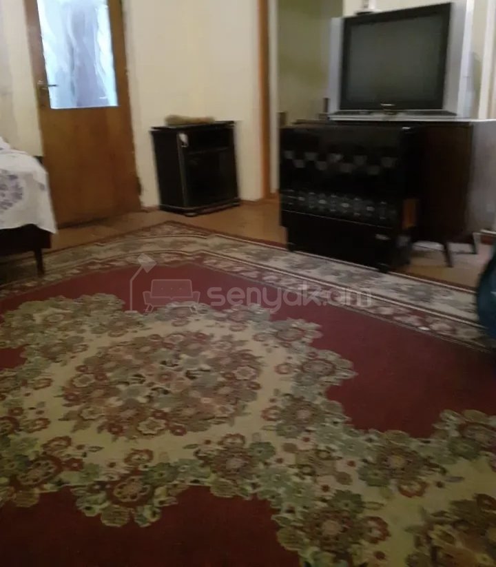 2 Սենյականոց Բնակարան Քարե Շենքում, 45քմ, 1/1 հարկ, Նորմալ Վիճակում, Կահավորված