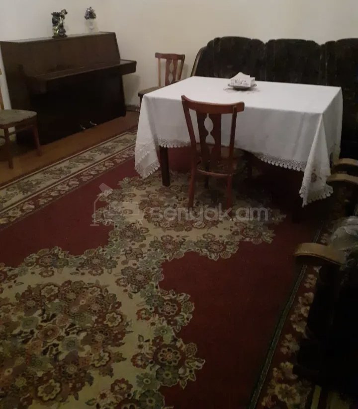 2 Սենյականոց Բնակարան Քարե Շենքում, 45քմ, 1/1 հարկ, Նորմալ Վիճակում, Կահավորված