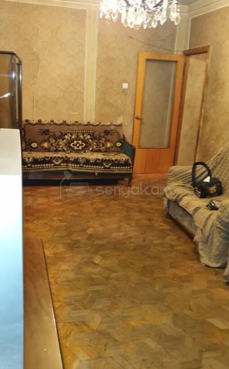 3 Սենյականոց Բնակարան Քարե Շենքում, 66քմ, 3/5 հարկ, Պետական Վիճակում, Կահավորված, Արևկող