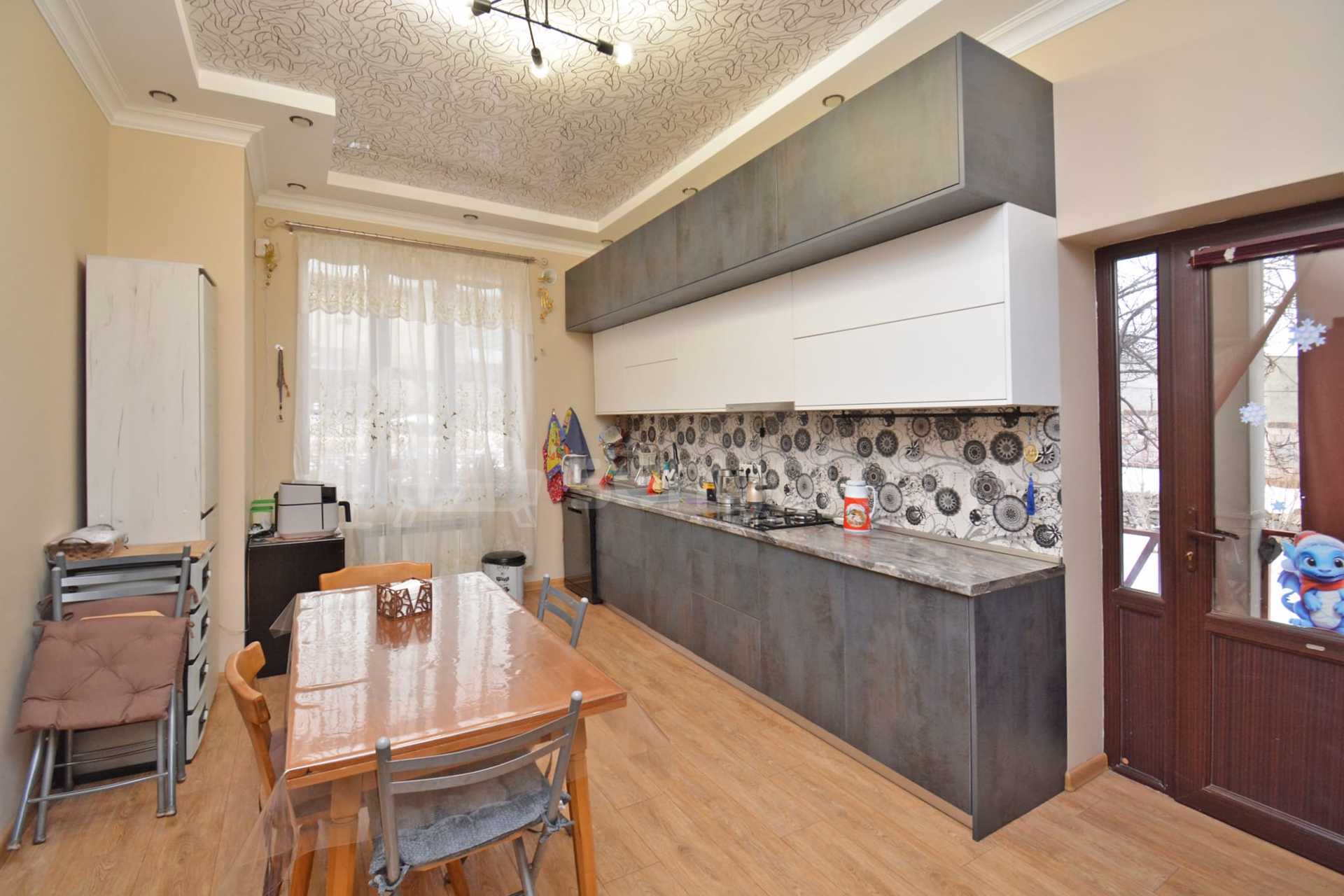 8 Սենյականոց Սեփական Տուն, 312քմ, Կապիտալ Վերանորոգված