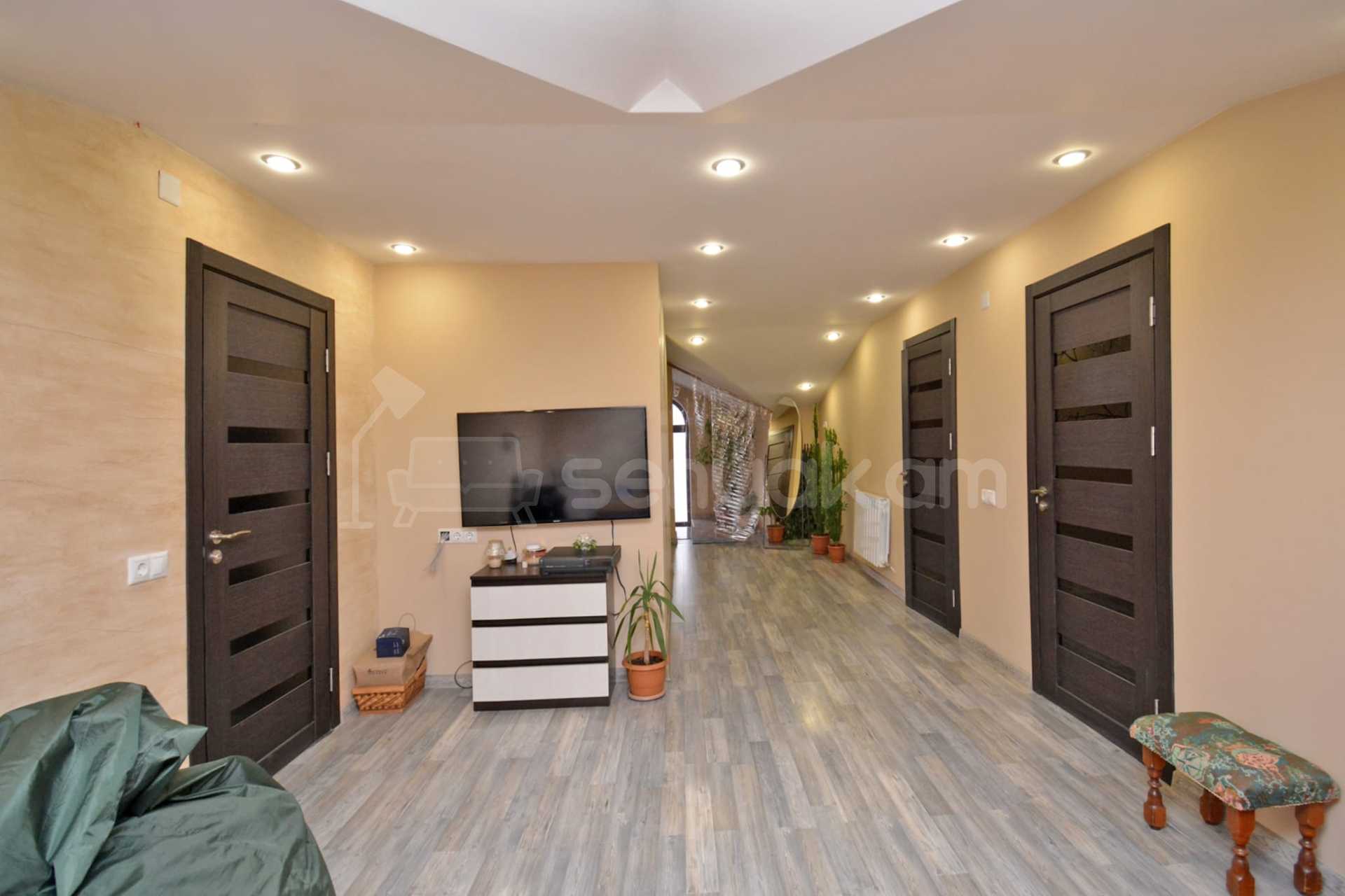 8 Սենյականոց Սեփական Տուն, 312քմ, Կապիտալ Վերանորոգված