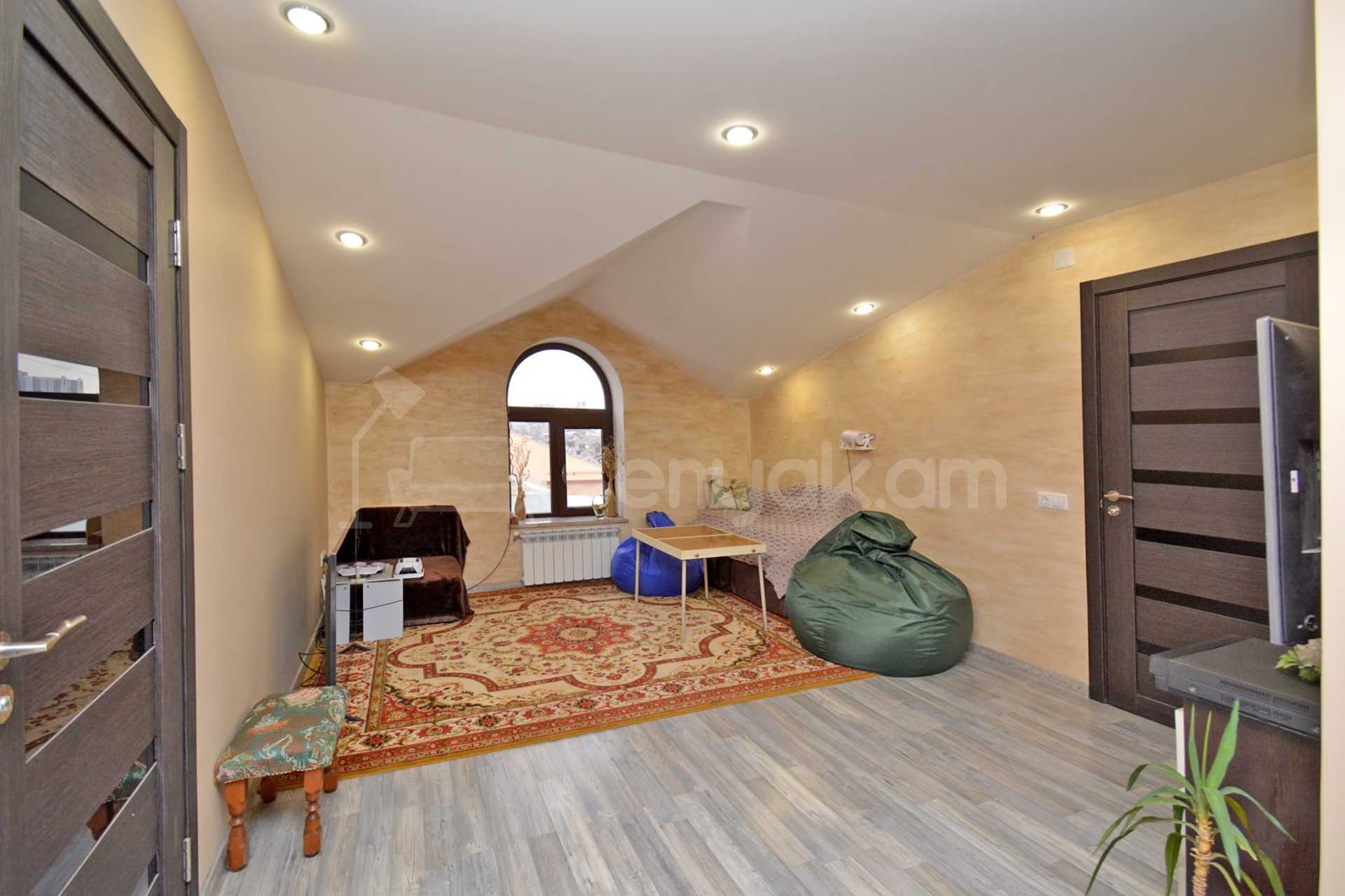 8 Սենյականոց Սեփական Տուն, 312քմ, Կապիտալ Վերանորոգված