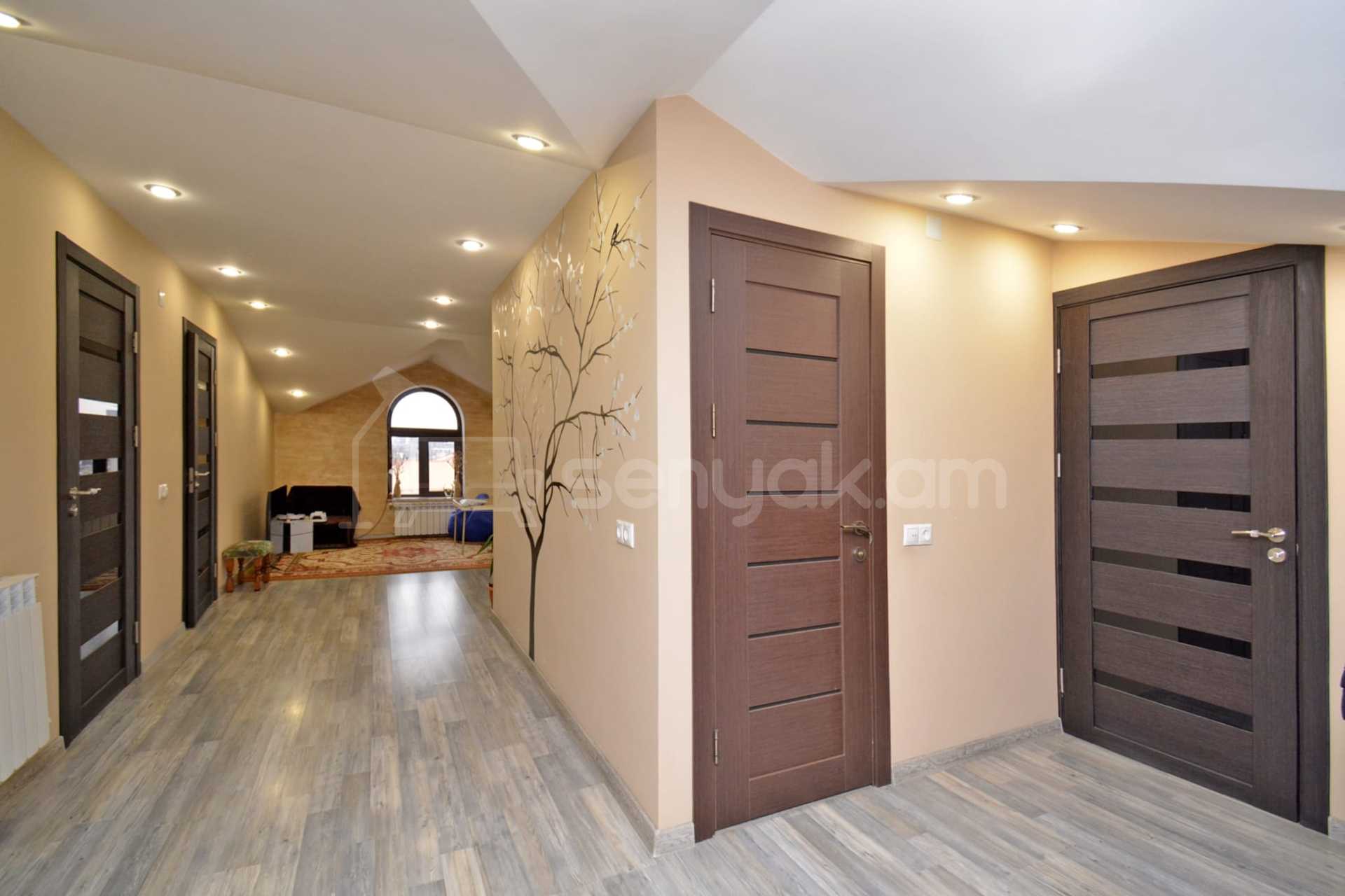 8 Սենյականոց Սեփական Տուն, 312քմ, Կապիտալ Վերանորոգված