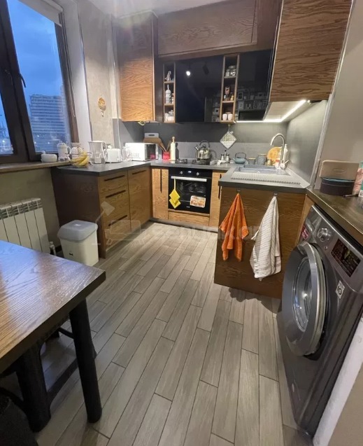 2 Սենյականոց Բնակարան Քարե Շենքում, 55քմ, 5/5 հարկ, Կապիտալ Վերանորոգված