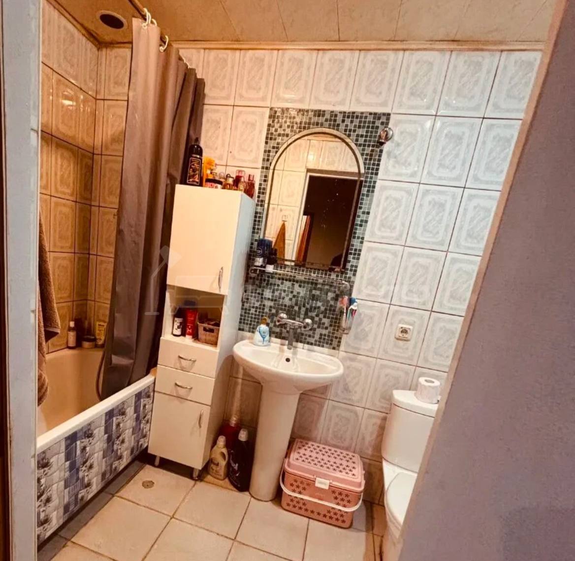 2 Սենյականոց Բնակարան Քարե Շենքում, 45քմ, 3/4 հարկ, Կոսմետիկ Վերանորոգված, Կահավորված, Արևկող