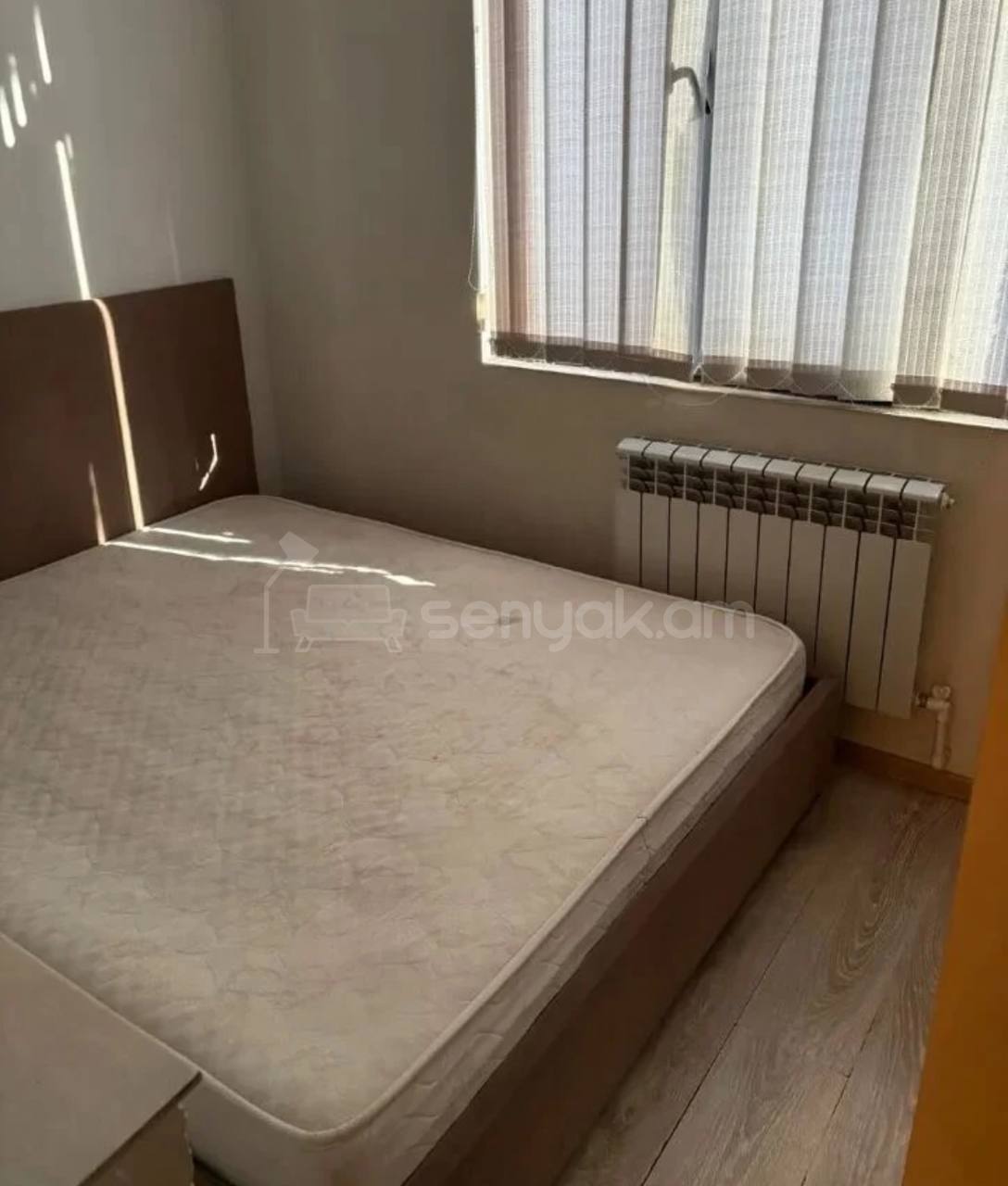 2 Սենյականոց Բնակարան Քարե Շենքում, 43քմ, 5/5 հարկ, Կապիտալ Վերանորոգված, Կահավորված