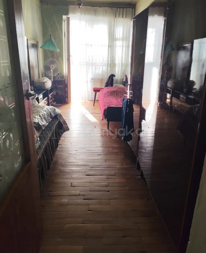 3 Սենյականոց Բնակարան Քարե Շենքում, 76քմ, 5/5 հարկ, Պետական Վիճակում