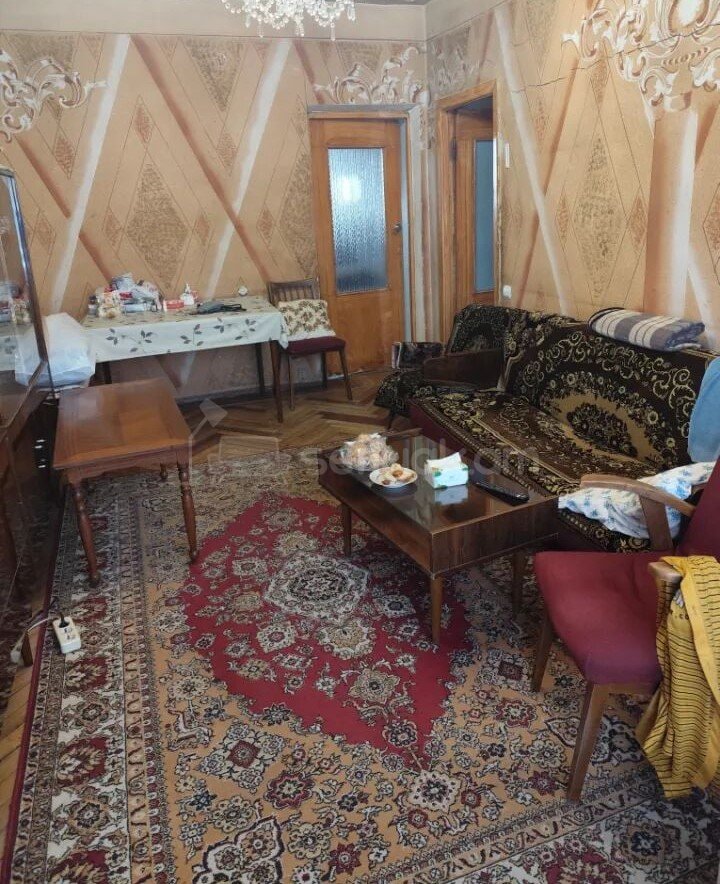 3 Սենյականոց Բնակարան Քարե Շենքում, 76քմ, 5/5 հարկ, Պետական Վիճակում