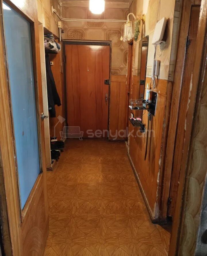 3 Սենյականոց Բնակարան Քարե Շենքում, 76քմ, 5/5 հարկ, Պետական Վիճակում