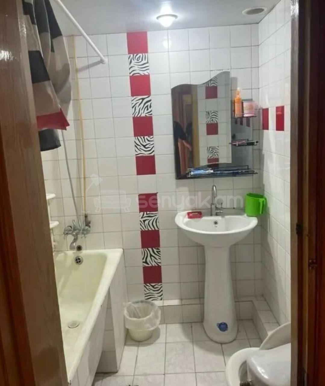 3 Սենյականոց Բնակարան, 76քմ, 6/9 հարկ, Նորմալ Վիճակում, Կահավորված